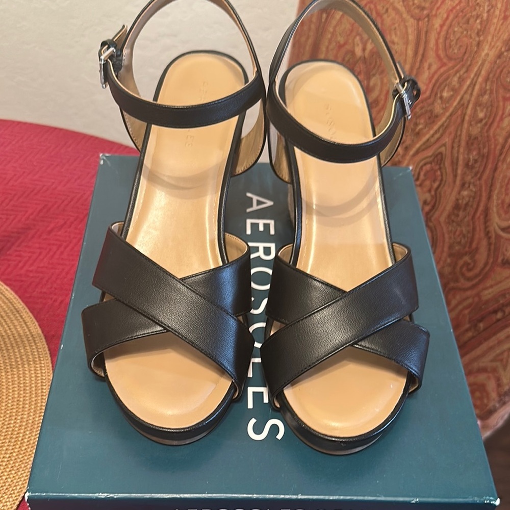 AEROSOLES Black Sandals with Chunky Heels